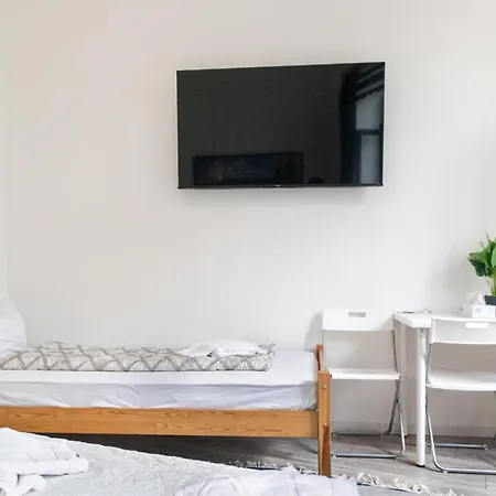 Apartmán Pleasant 1Br Aprt. Near The Danube & Millenium T. Vídeň Exteriér fotografie