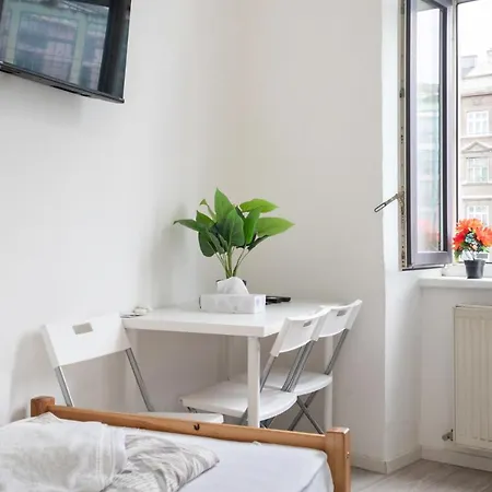 Apartmán Pleasant 1Br Aprt. Near The Danube & Millenium T. Vídeň Exteriér fotografie